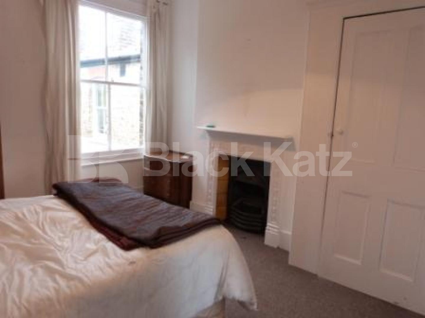 			Amazing 2 DOUBLE bedroom character property!, 2 Bedroom, 1 bath, 1 reception Flat			 Windermere Road, Muswell Hill