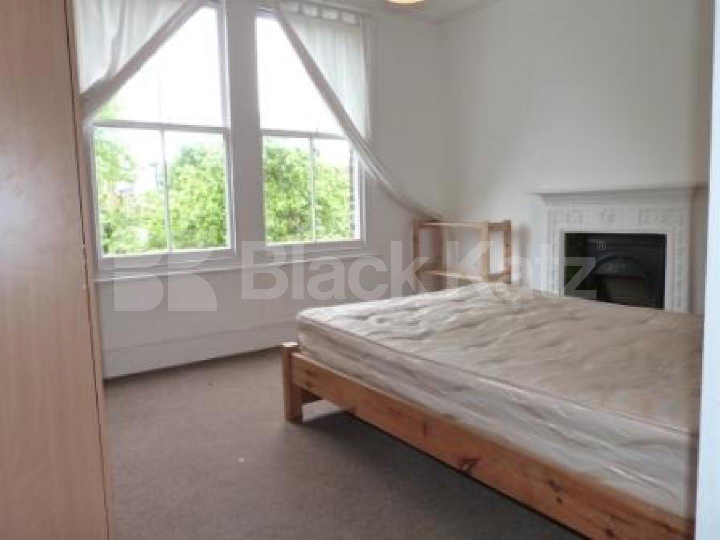 			Amazing 2 DOUBLE bedroom character property!, 2 Bedroom, 1 bath, 1 reception Flat			 Windermere Road, Muswell Hill