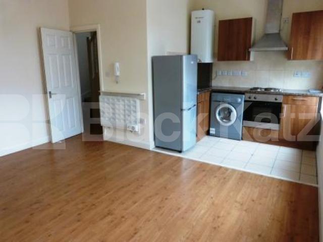 			1 Bedroom, 1 bath, 1 reception Flat			 High Street, High Street