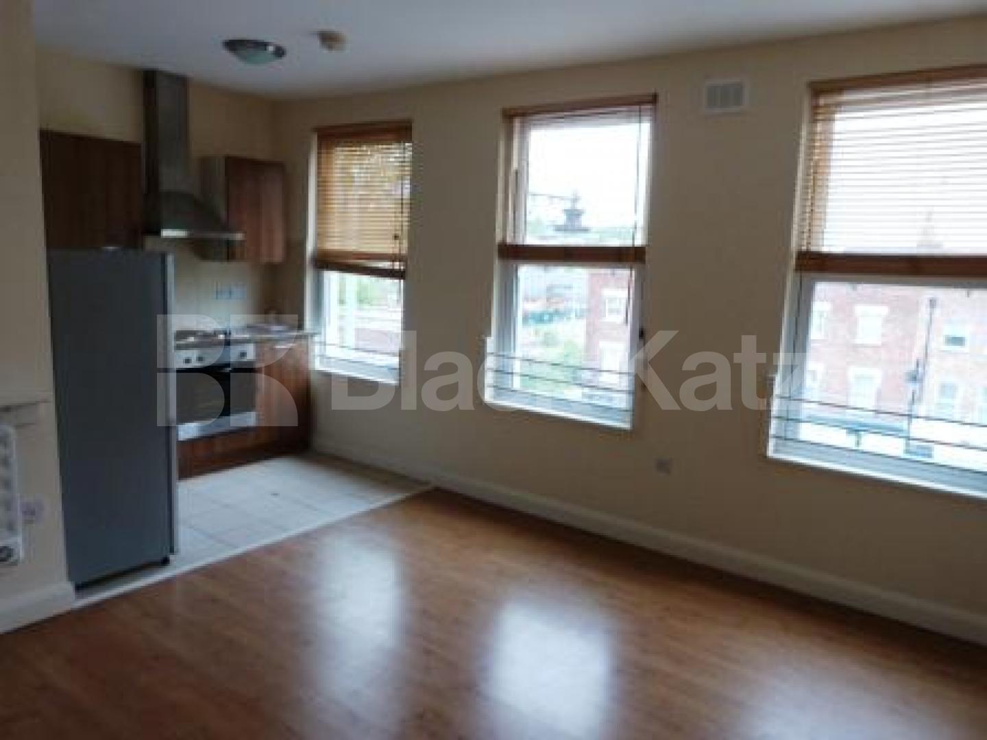 			1 Bedroom, 1 bath, 1 reception Flat			 High Street, High Street