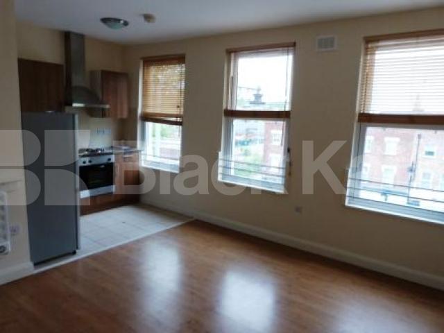 			1 Bedroom, 1 bath, 1 reception Flat			 High Street, High Street