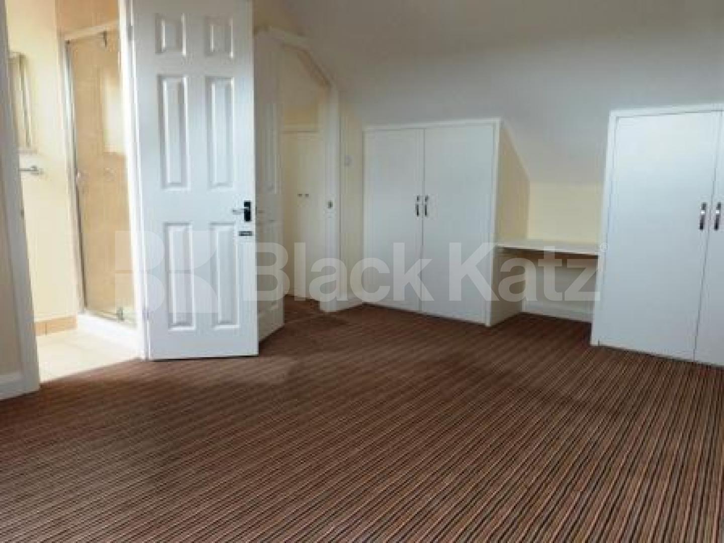 			1 Bedroom, 1 bath, 1 reception Flat			 High Street, High Street