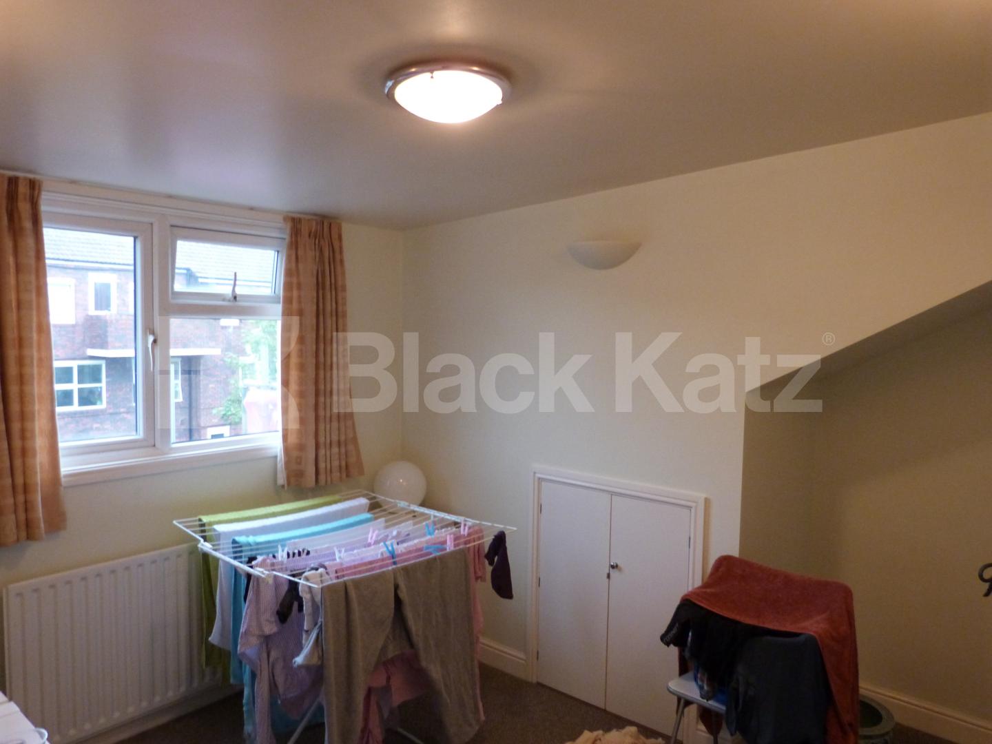 			Inclusive Of All Bills !, 2 Bedroom, 1 bath, 1 reception Flat			 Clarendon Road, Turnpike Lane