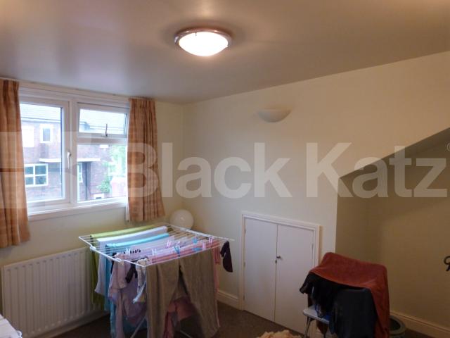 			Inclusive Of All Bills !, 2 Bedroom, 1 bath, 1 reception Flat			 Clarendon Road, Turnpike Lane