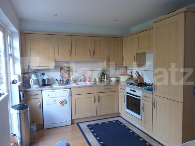 			NEW INSTRUCTION! COLDFALL SCHOOL CATCHMENT, 4 Bedroom, 1 bath, 1 reception House			 Osier Crescent, MUSWELL HILL