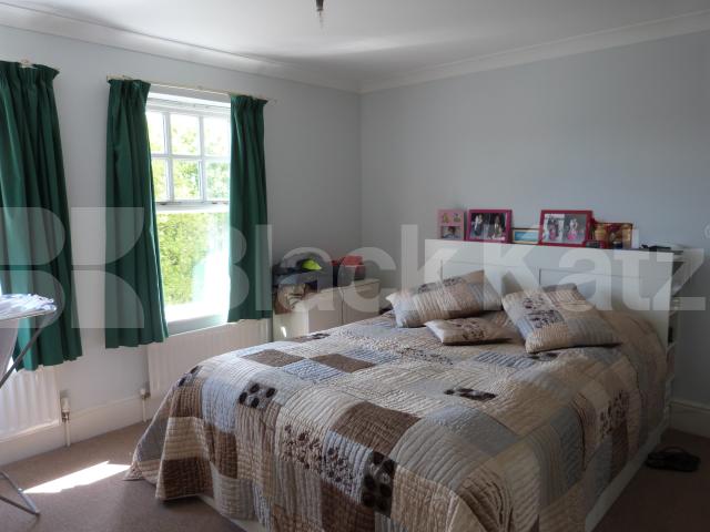 			NEW INSTRUCTION! COLDFALL SCHOOL CATCHMENT, 4 Bedroom, 1 bath, 1 reception House			 Osier Crescent, MUSWELL HILL