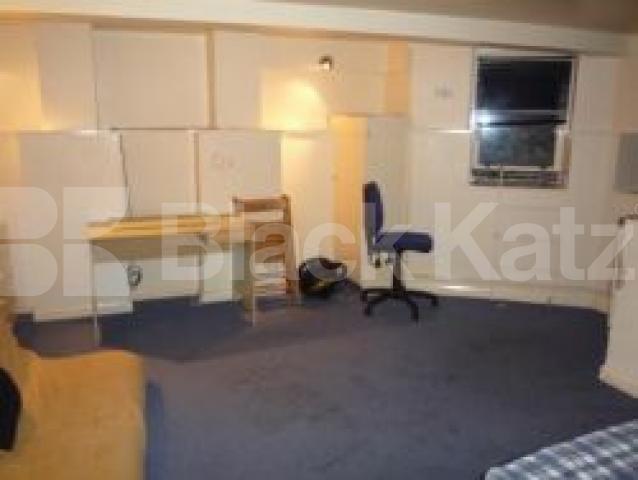 			Studio Apartment, 1 bath, 1 reception Studio			 Rosebery Gardens, CROUCH END