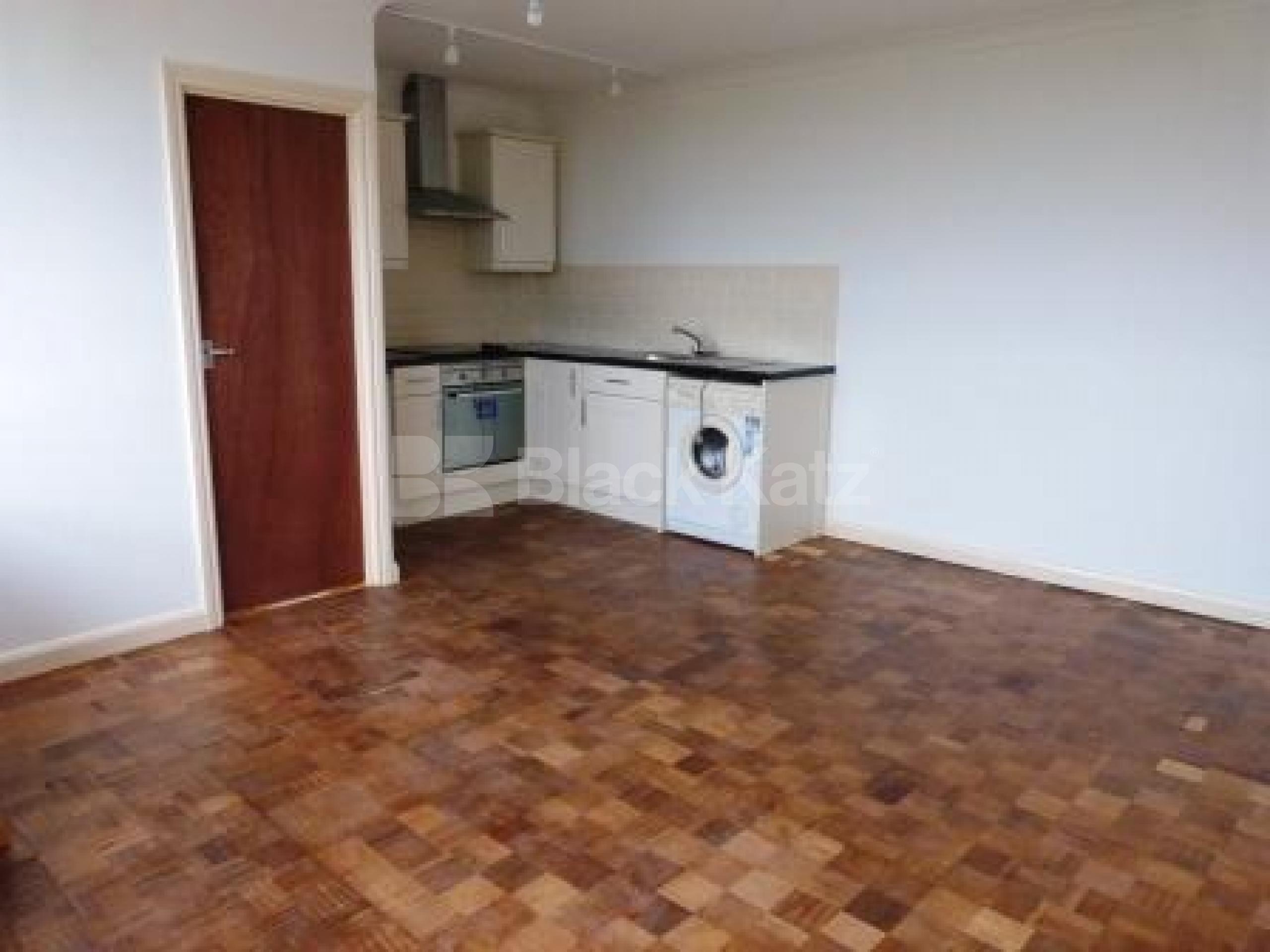			1 Bedroom, 1 bath, 1 reception Flat			 Hornsey Lane, HIGHGATE N6 N6