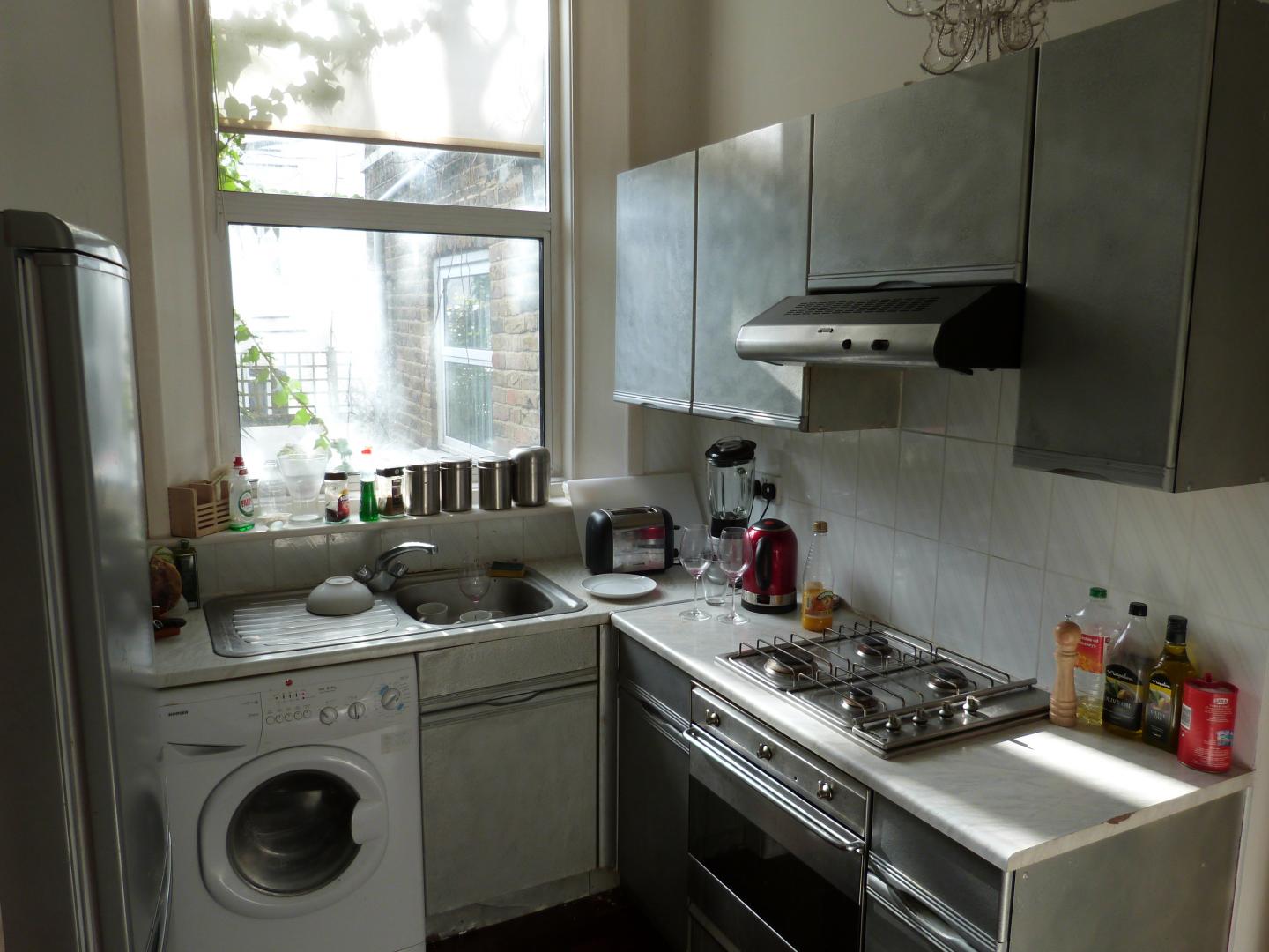			2 Bedroom, 1 bath, 1 reception Flat			 Edbrooke Road, MAIDA VALE
