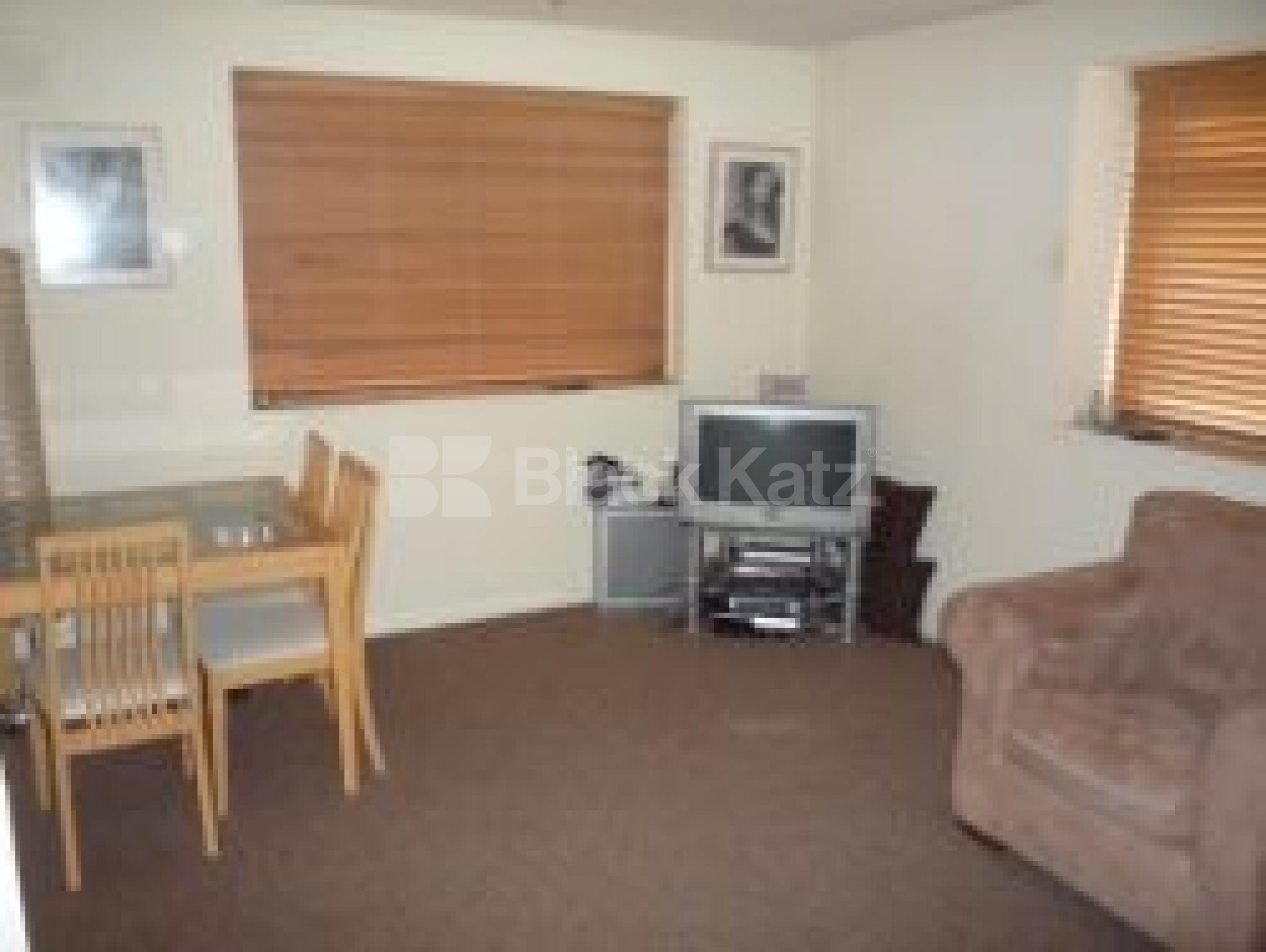 			1 Bedroom, 1 bath, 1 reception Flat			 Christchurch Road, CROUCH END N8