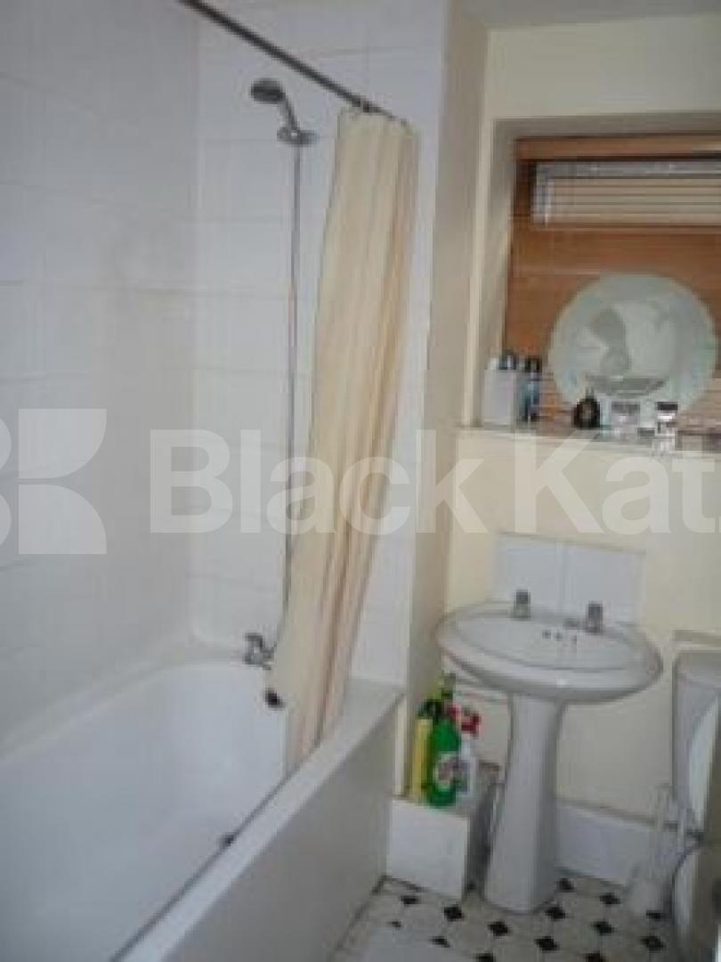 			1 Bedroom, 1 bath, 1 reception Flat			 Christchurch Road, CROUCH END