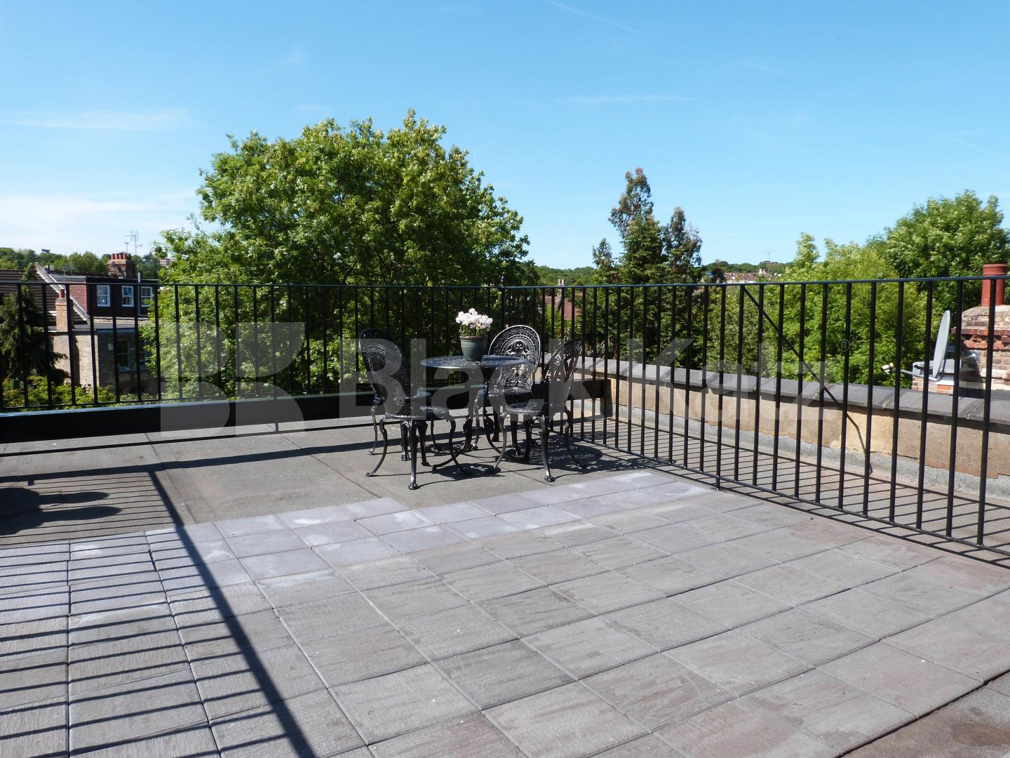 			3 Bedroom, 1 bath, 1 reception Flat			 Farrer Road, CROUCH END