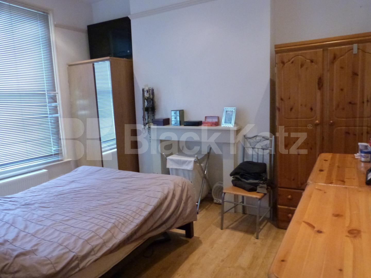 			2 Bedroom, 1 bath, 1 reception Flat			 Priory Road, CROUCH END N8