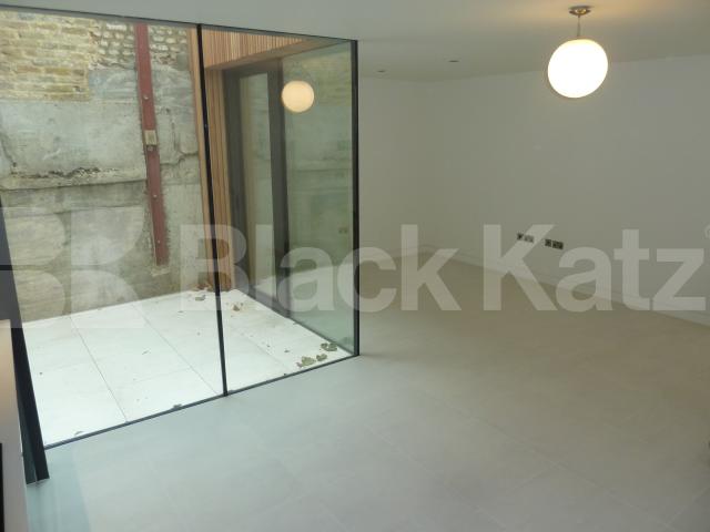 			New Instruction, 1 Bedroom, 1 bath, 1 reception Mews House			 Penton Street, Angel