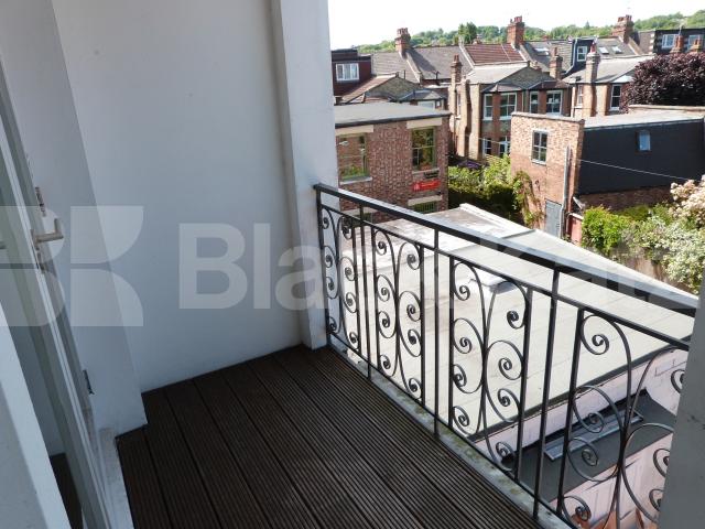 			2 Bedroom, 1 bath, 1 reception Flat			 Priory Road, CROUCH END N8