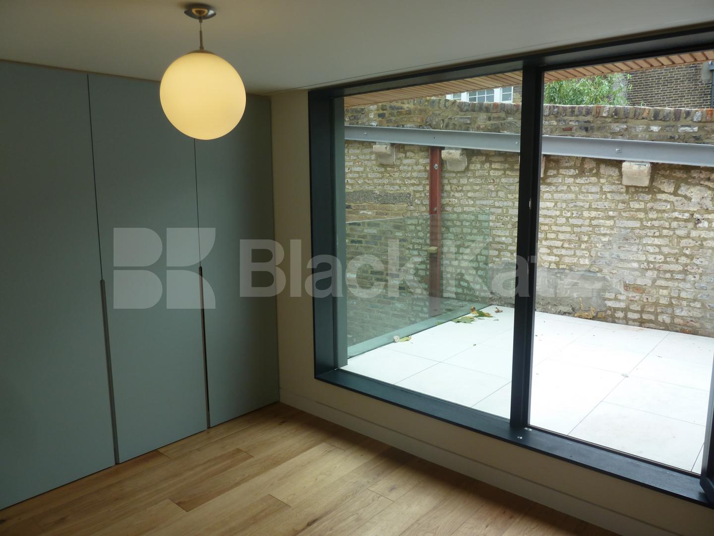 			New Instruction, 1 Bedroom, 1 bath, 1 reception Mews House			 Penton Street, Angel