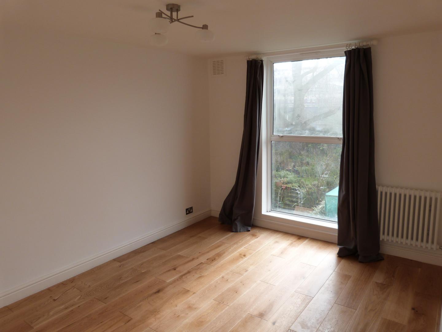 			2 Bedroom, 1 bath, 1 reception Flat			 Brondesbury Villas, KILBURN