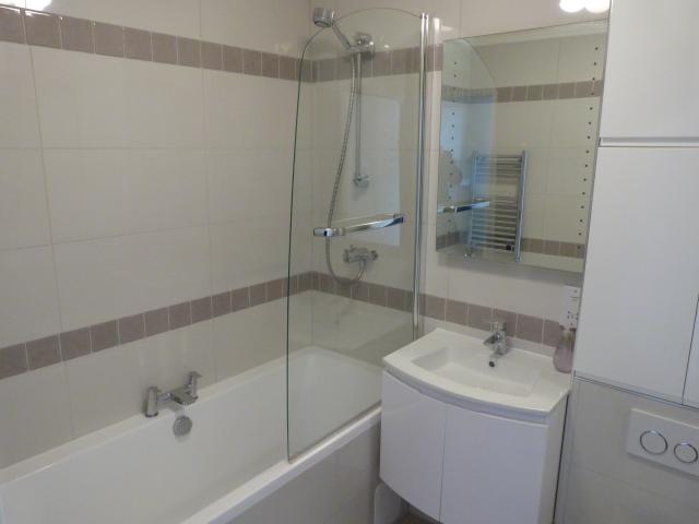 			2 Bedroom, 1 bath, 1 reception Flat			 Brondesbury Villas, KILBURN