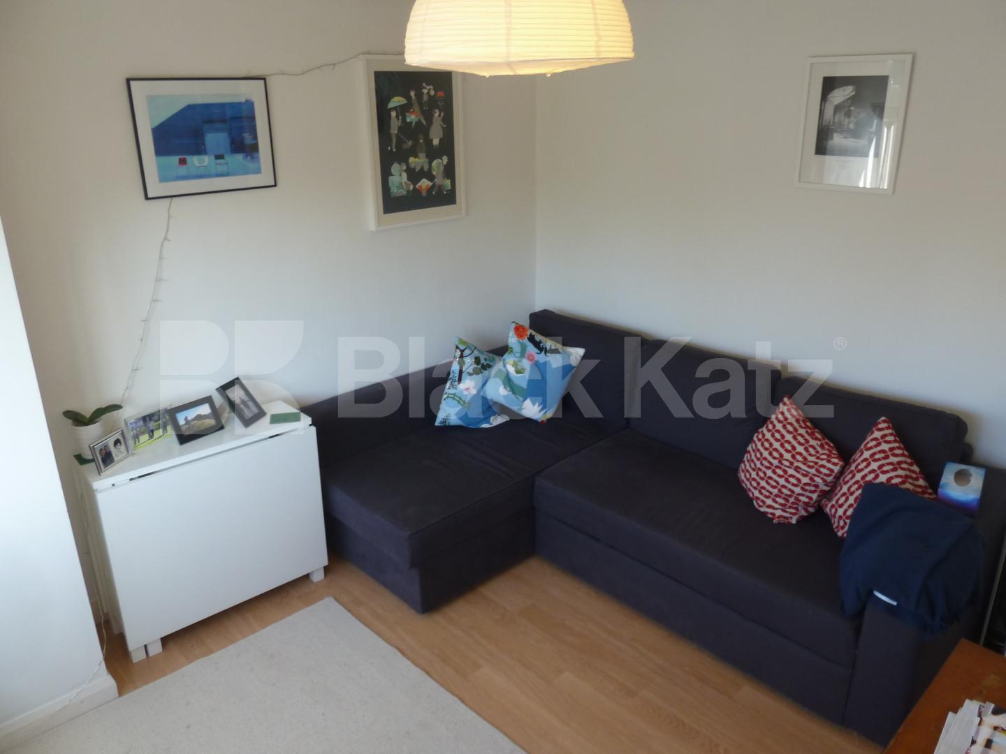 			New Instruction , 1 Bedroom, 1 bath, 1 reception Flat			 Leconfield Road , Canonbury/Newington Green