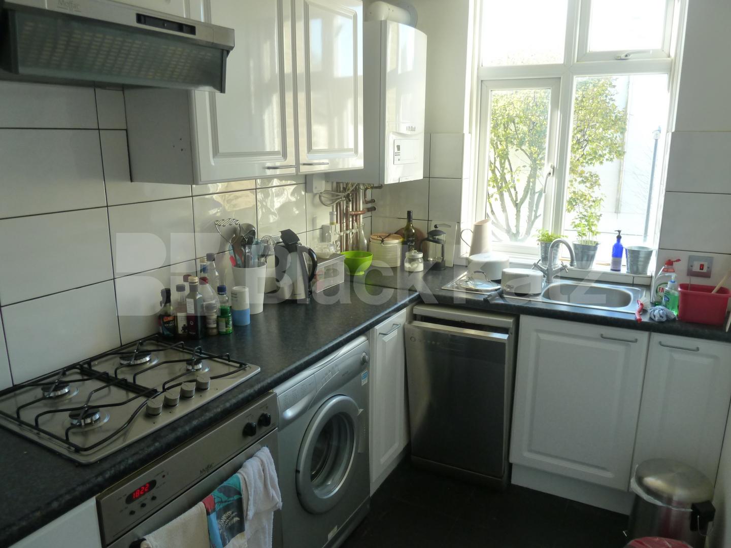 			New Instruction , 1 Bedroom, 1 bath, 1 reception Flat			 Leconfield Road , Canonbury/Newington Green