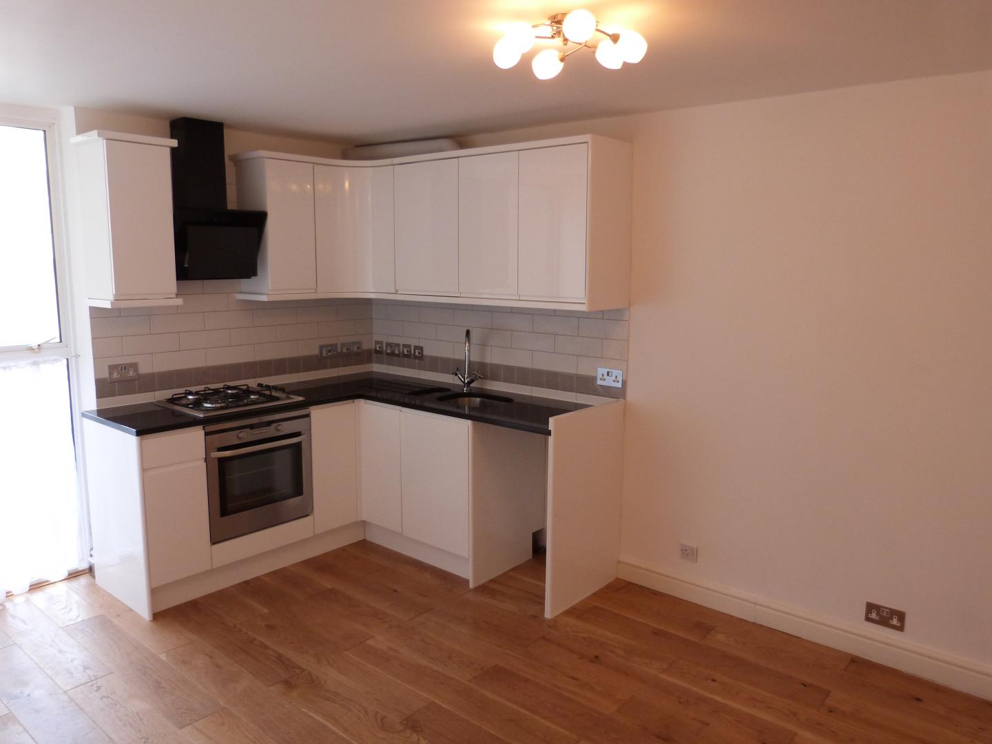 			2 Bedroom, 1 bath, 1 reception Flat			 Brondesbury Villas, KILBURN