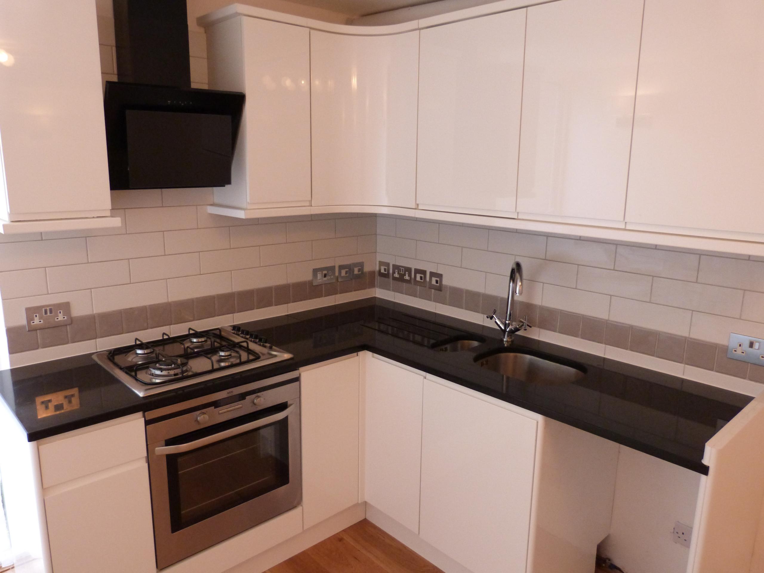 			2 Bedroom, 1 bath, 1 reception Flat			 Brondesbury Villas, KILBURN NW6