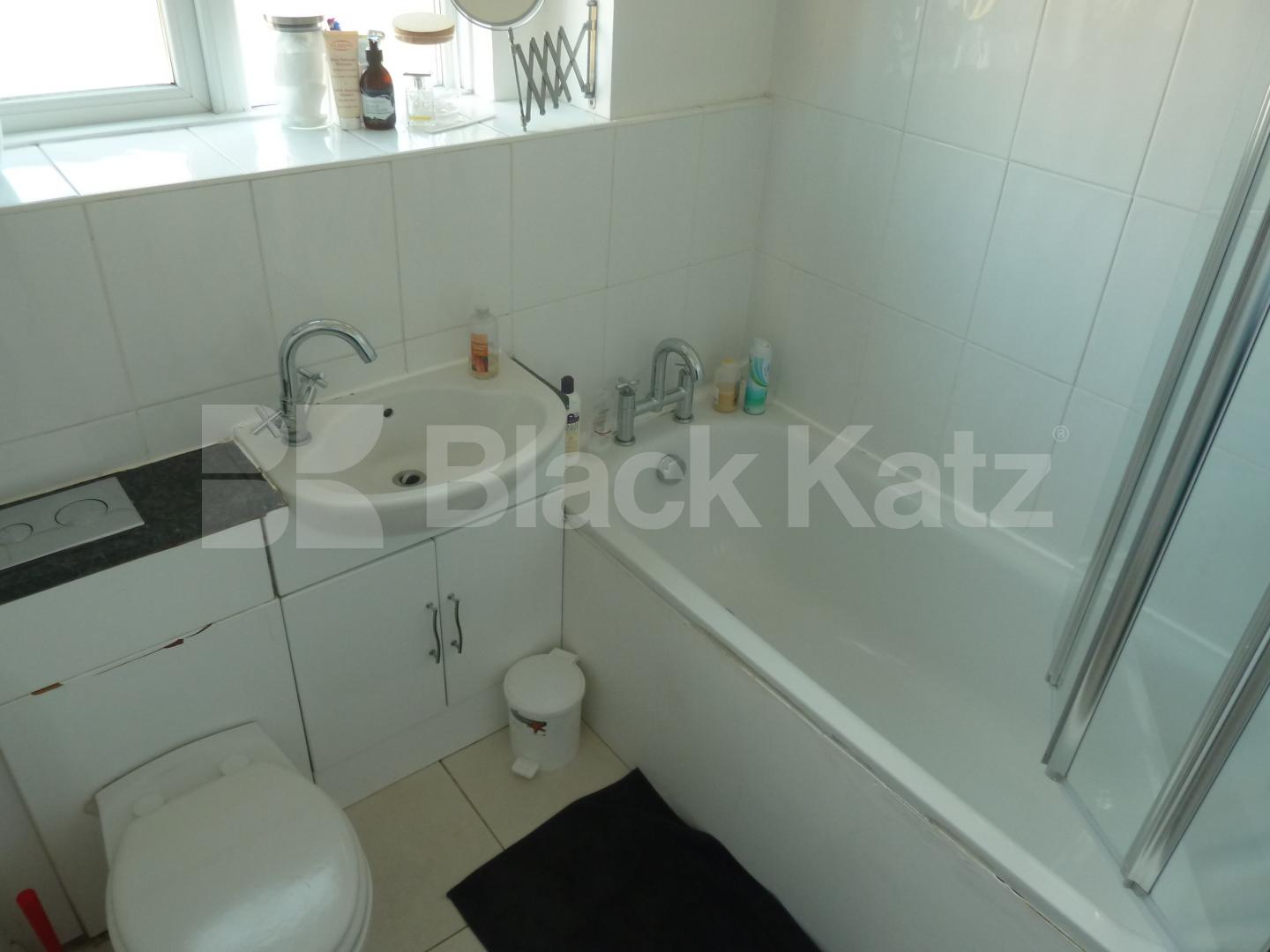 			New Instruction , 1 Bedroom, 1 bath, 1 reception Flat			 Leconfield Road , Canonbury/Newington Green