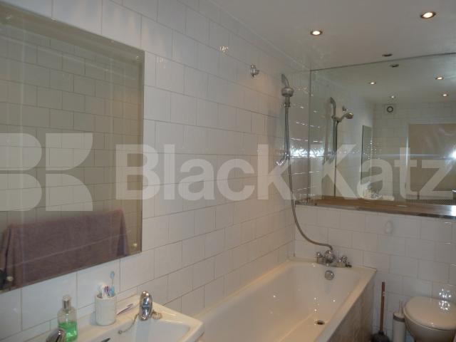 			New Instruction, 2 Bedroom, 1 bath, 1 reception Ground Floor Maisonette			 Pentonville Road, ANGEL