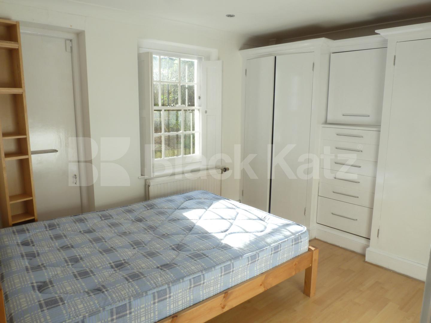 			New Instruction, 2 Bedroom, 1 bath, 1 reception Ground Floor Maisonette			 Pentonville Road, ANGEL