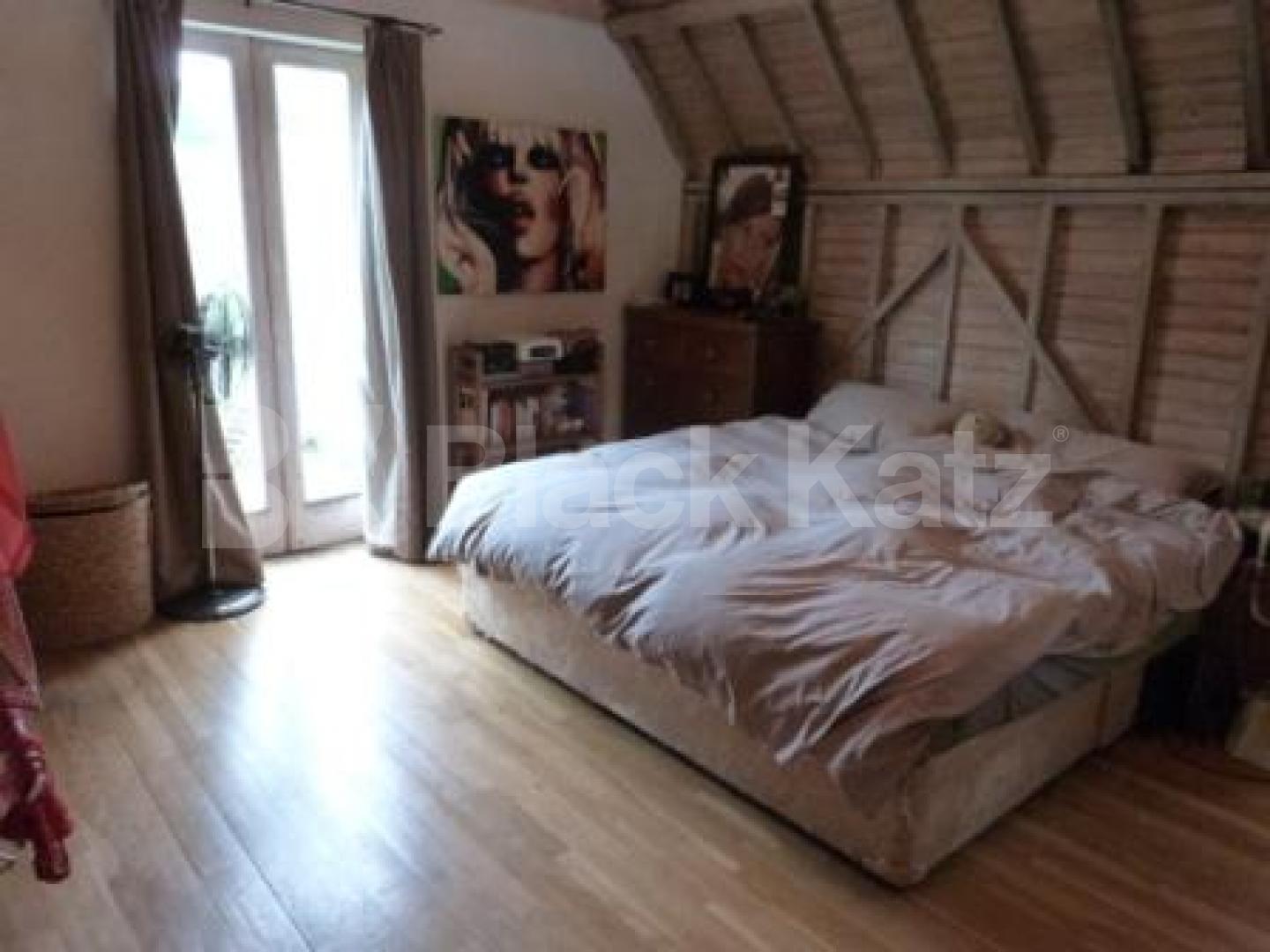 			Amazing Unique Property !, 2 Bedroom, 1 bath, 1 reception Penthouse			 Muswell Hill, MUSWELL HILL