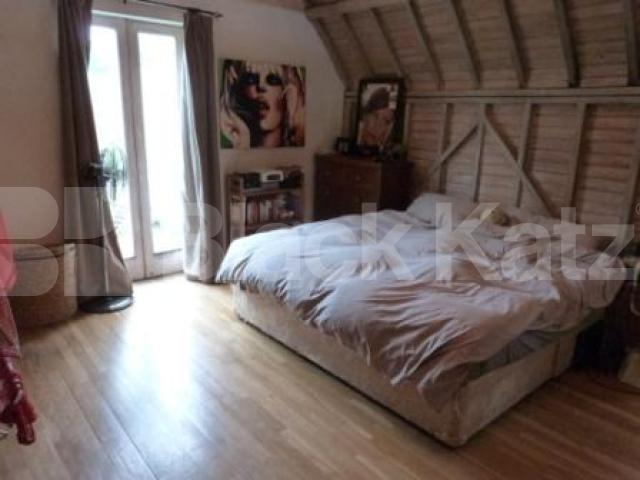 			Amazing Unique Property !, 2 Bedroom, 1 bath, 1 reception Penthouse			 Muswell Hill, MUSWELL HILL