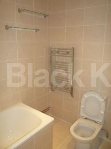 			HOLD!, 2 Bedroom, 1 bath, 1 reception Flat			 Drayton Road, Tottenham