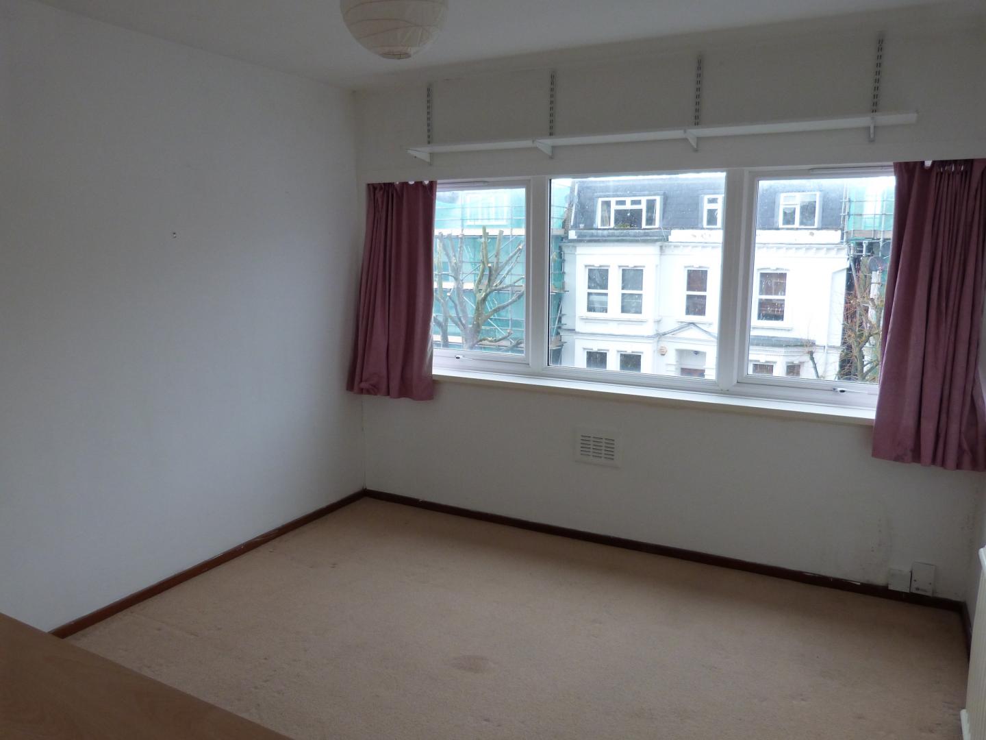 			3 Bedroom, 1 bath, 1 reception Flat			 Sherriff Road, WEST HAMPSTEAD