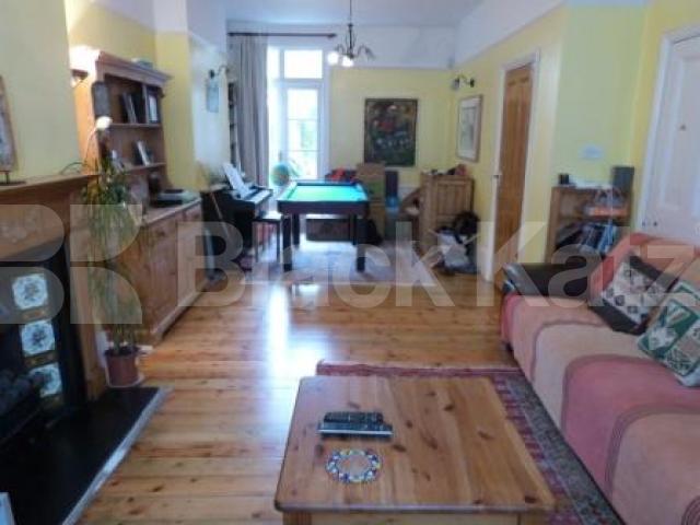 			LET BY BLACK KATZ, 4 Bedroom, 1 bath, 1 reception House			 Falkland Road, Haringey Ladder