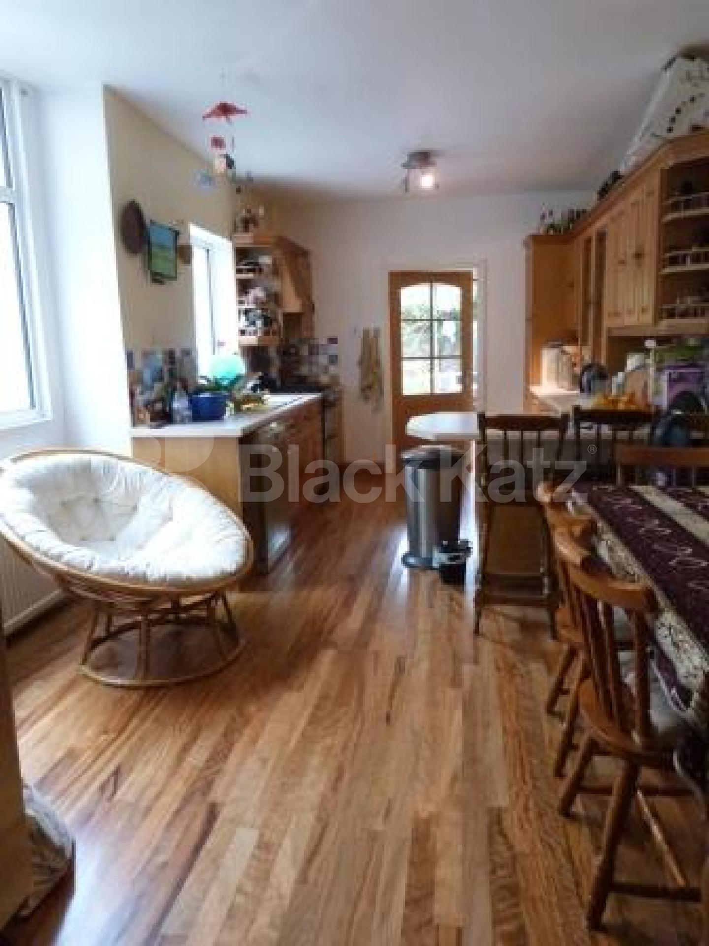 			LET BY BLACK KATZ, 4 Bedroom, 1 bath, 1 reception House			 Falkland Road, Haringey Ladder N8