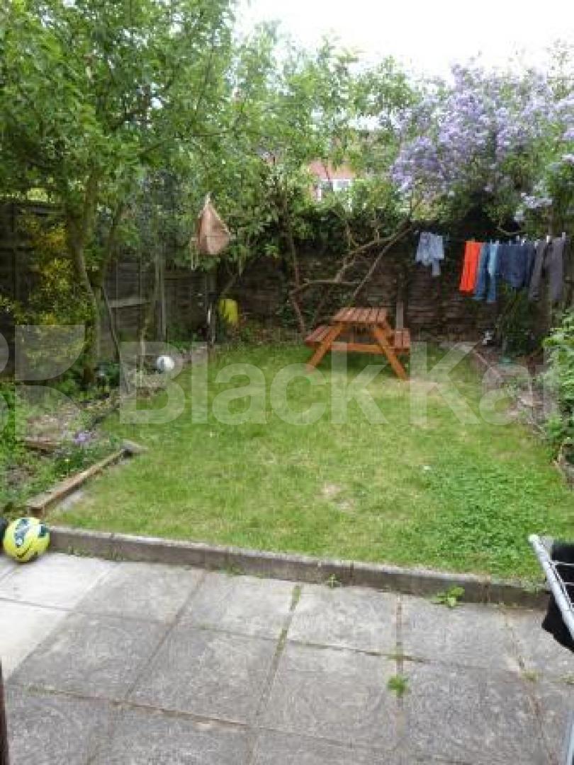 			LET BY BLACK KATZ, 4 Bedroom, 1 bath, 1 reception House			 Falkland Road, Haringey Ladder