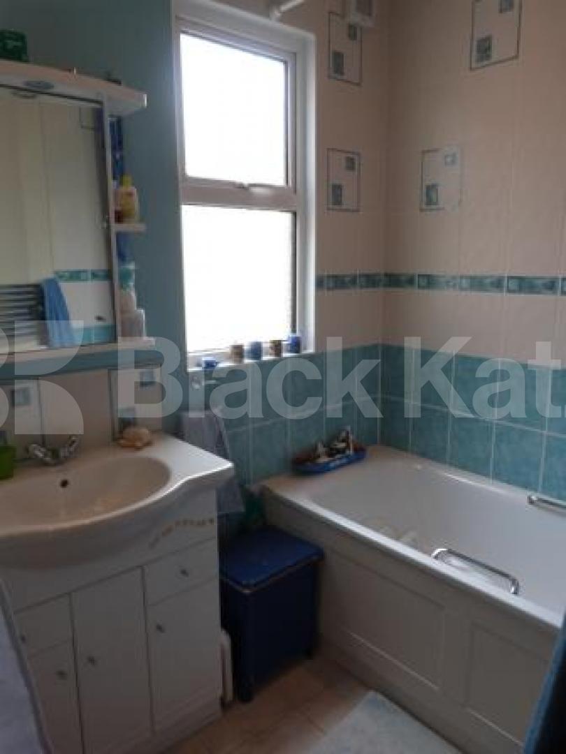 			LET BY BLACK KATZ, 4 Bedroom, 1 bath, 1 reception House			 Falkland Road, Haringey Ladder