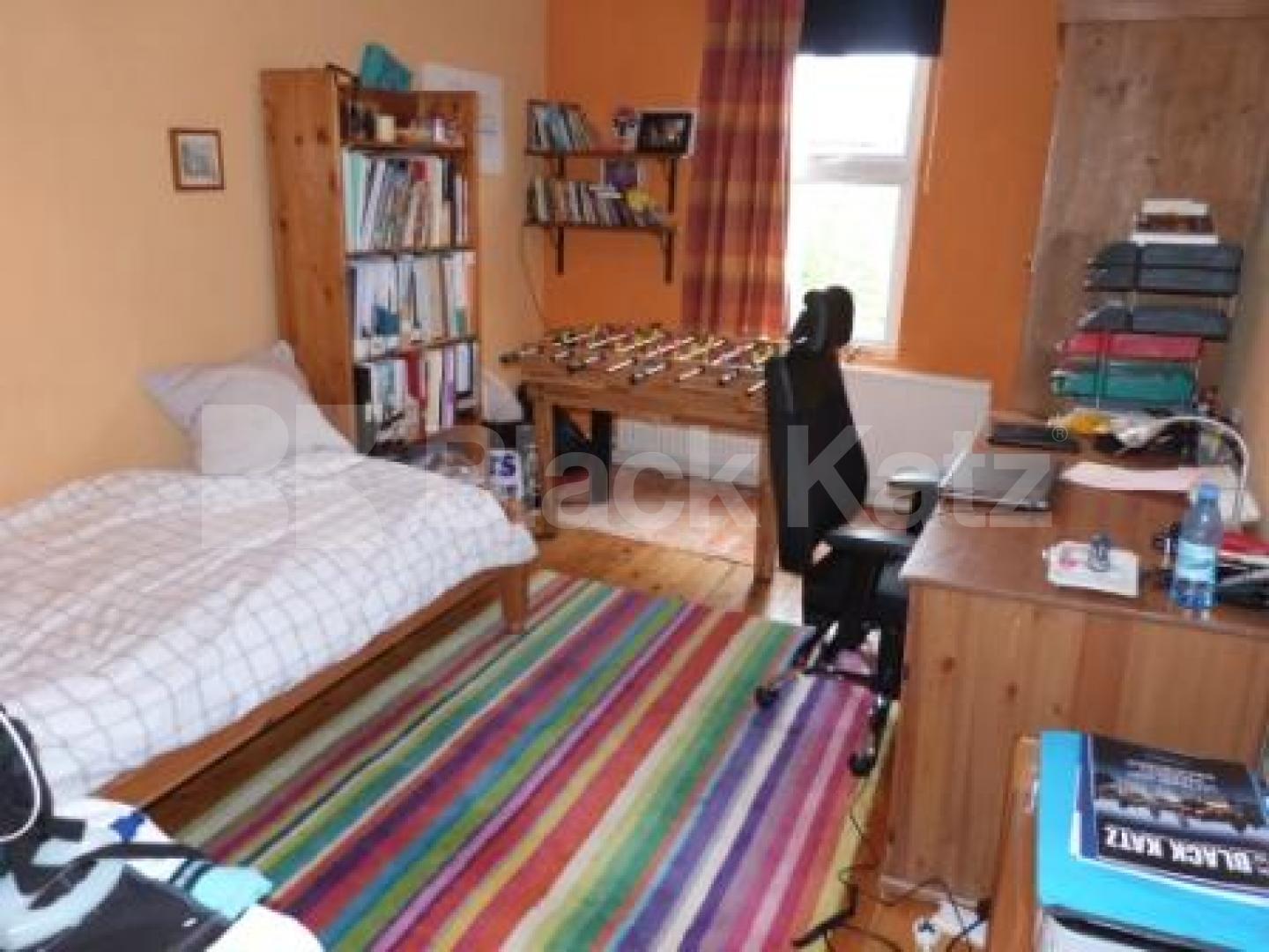 			LET BY BLACK KATZ, 4 Bedroom, 1 bath, 1 reception House			 Falkland Road, Haringey Ladder