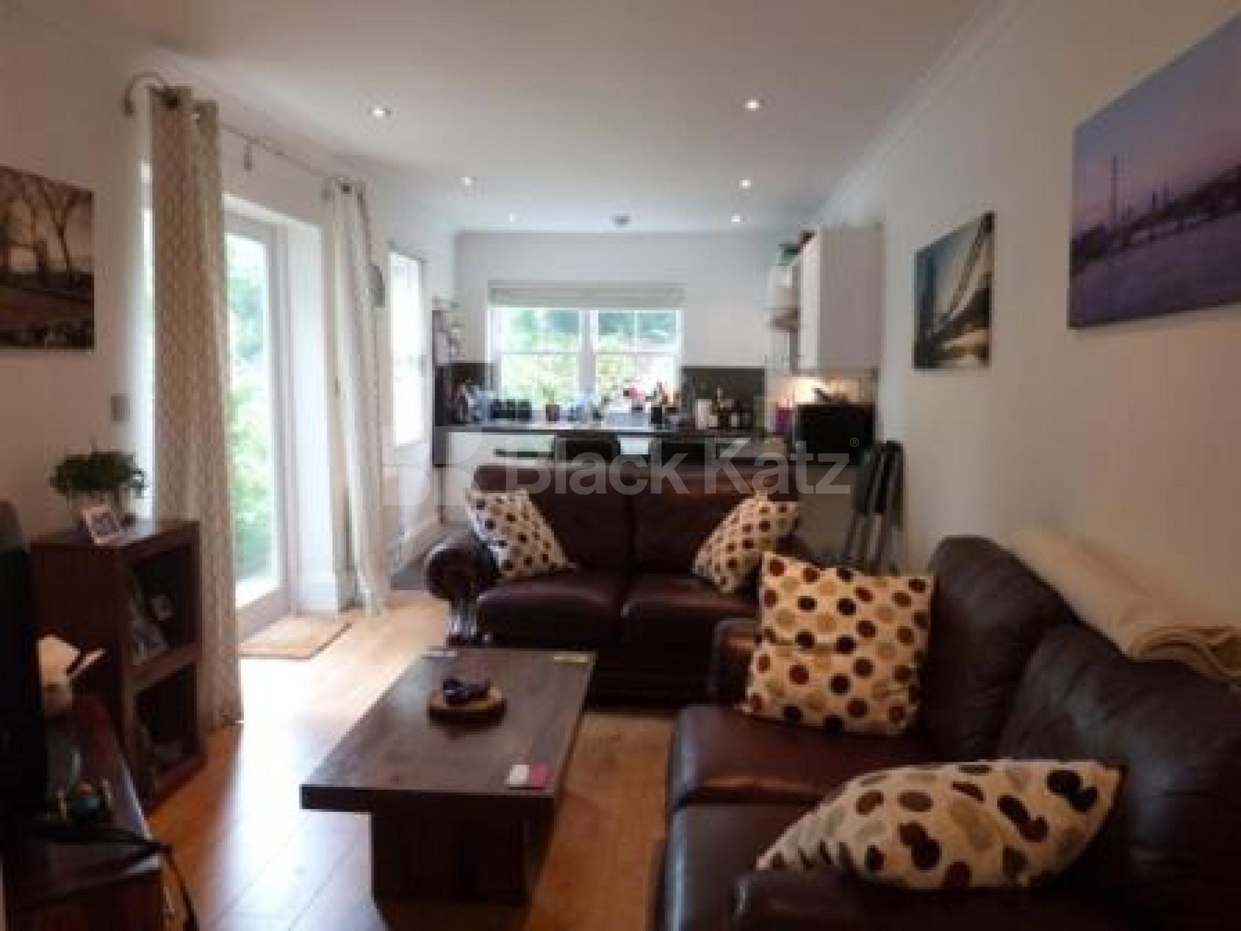 			LET AND MANAGED BY BLACK KATZ, 2 Bedroom, 1 bath, 1 reception Ground Floor Flat			 Glebe Road, Crouch End/Hornsey N8