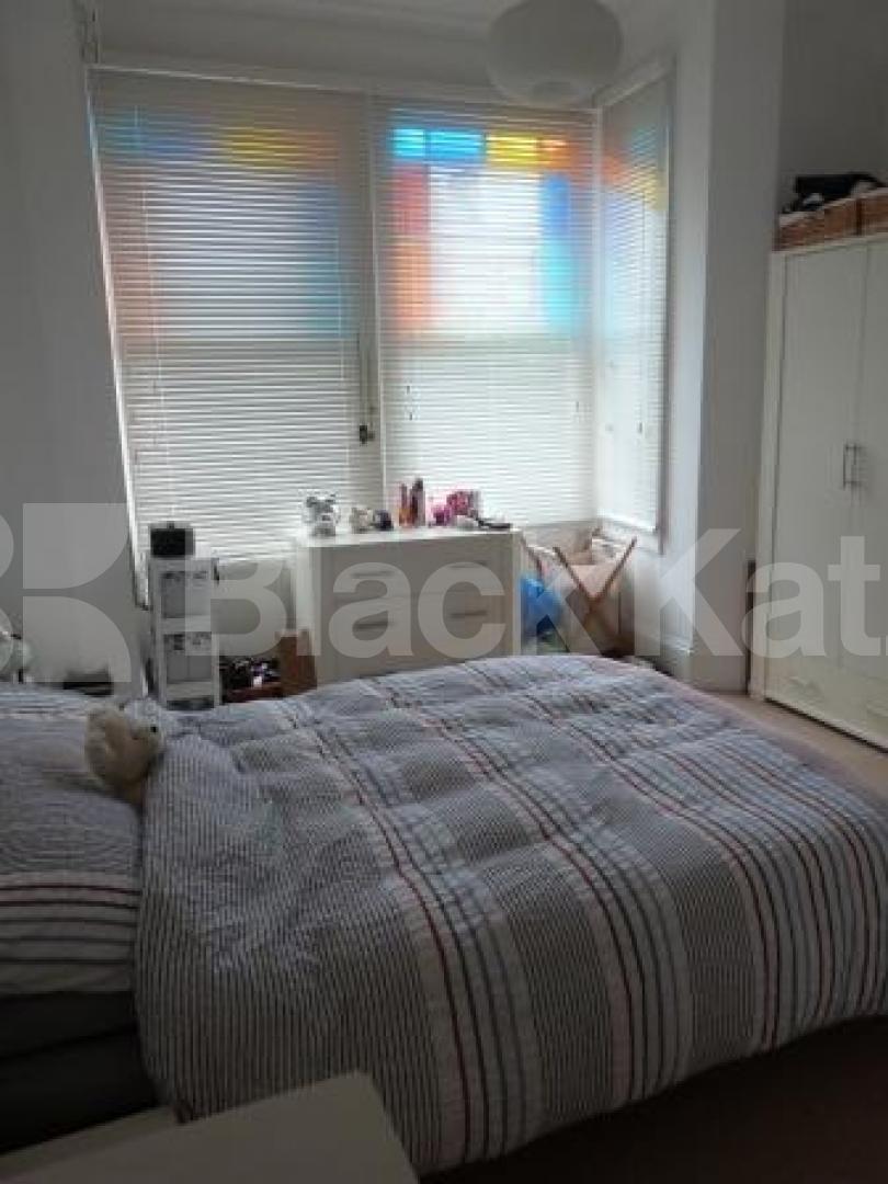 			LET AND MANAGED BY BLACK KATZ, 2 Bedroom, 1 bath, 1 reception Ground Floor Flat			 Glebe Road, Crouch End/Hornsey