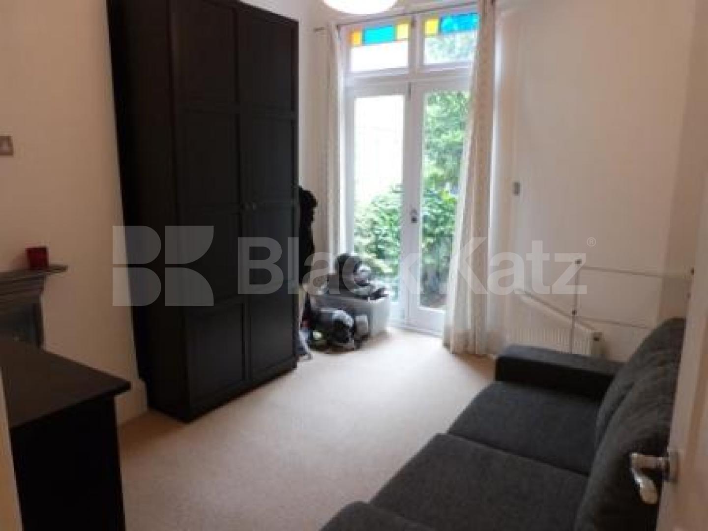 			LET AND MANAGED BY BLACK KATZ, 2 Bedroom, 1 bath, 1 reception Ground Floor Flat			 Glebe Road, Crouch End/Hornsey
