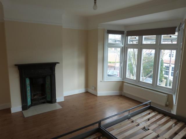 			3 Bedroom, 1 bath, 1 reception House			 Albert Road, HENDON