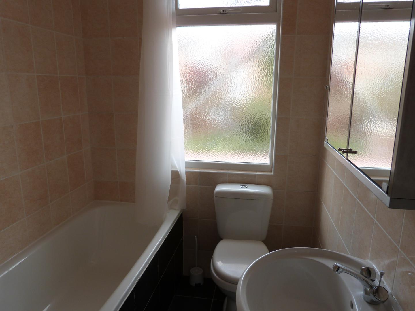 			3 Bedroom, 1 bath, 1 reception House			 Albert Road, HENDON