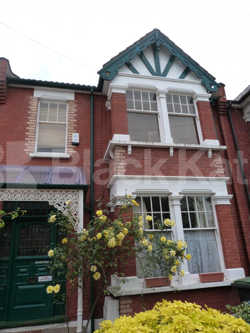 			4 Bedroom, 1 bath, 1 reception House			 Belsize Avenue, Bounds Green