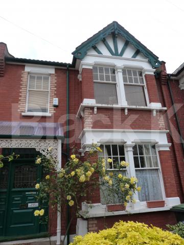 			4 Bedroom, 1 bath, 1 reception House			 Belsize Avenue, Bounds Green