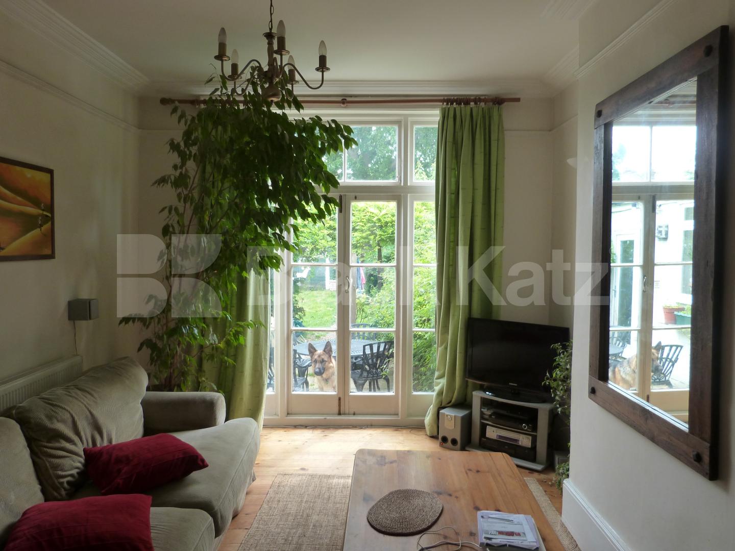 			4 Bedroom, 1 bath, 1 reception House			 Belsize Avenue, Bounds Green