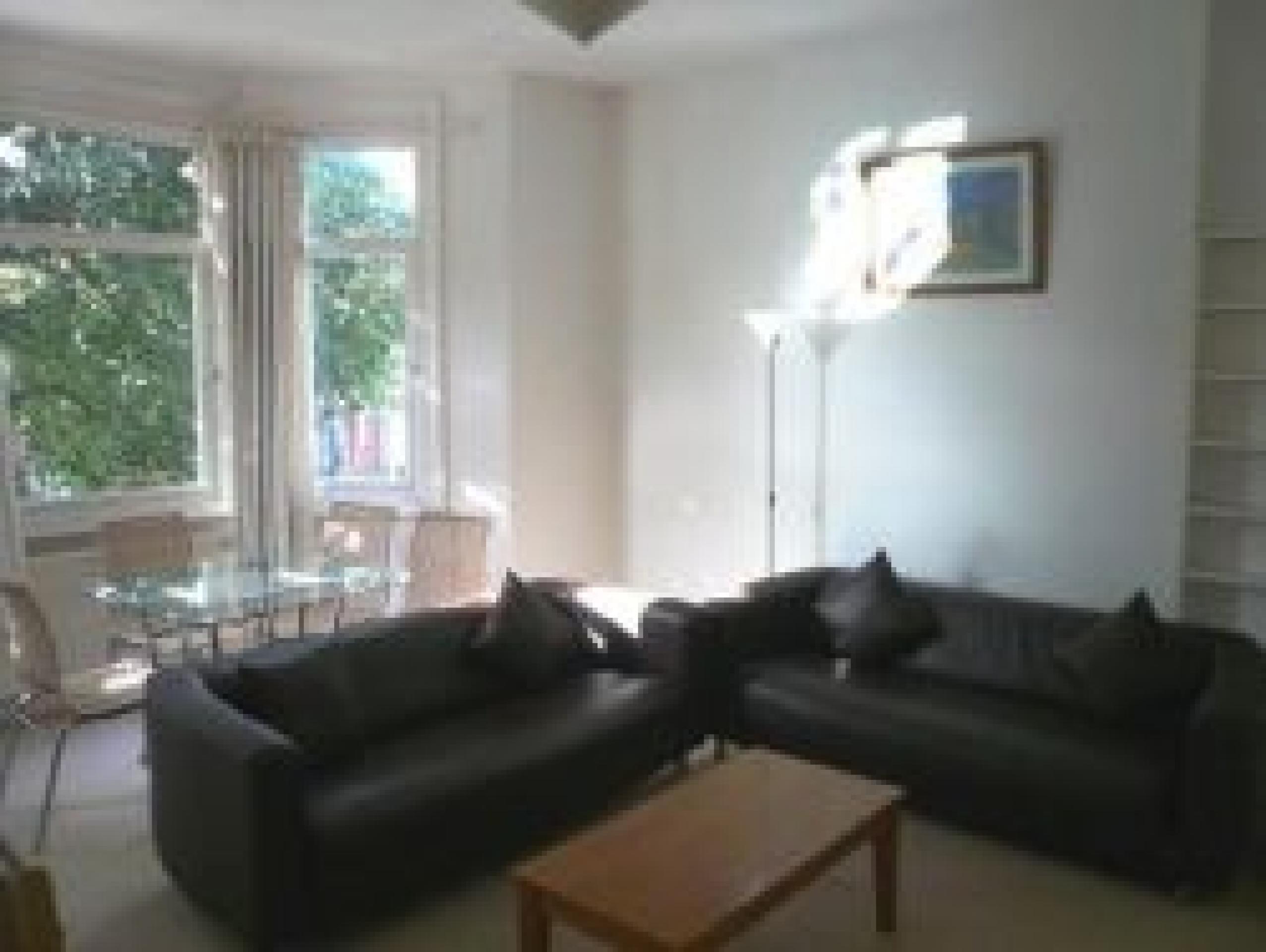 			5 Bedroom, 1 bath, 1 reception Flat			 Ebbsfleet Road, KILBURN NW6