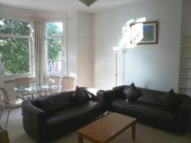 			5 Bedroom, 1 bath, 1 reception Flat			 Ebbsfleet Road, KILBURN