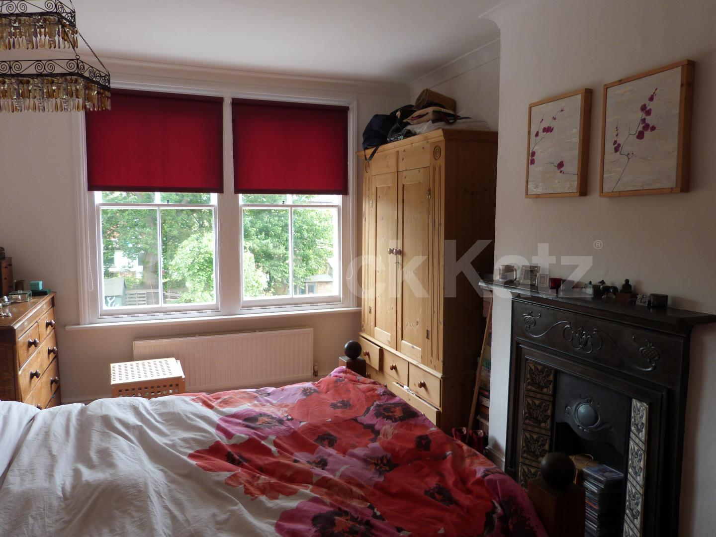 			4 Bedroom, 1 bath, 1 reception House			 Belsize Avenue, Bounds Green