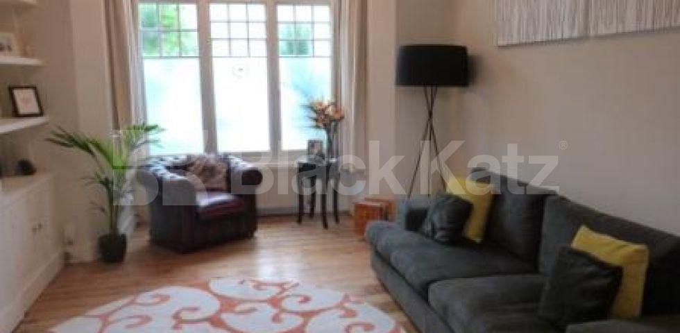 			NEW INSTRUCTION!, 1 Bedroom, 1 bath, 1 reception Ground Floor Flat			 Nelson Road, Crouch End